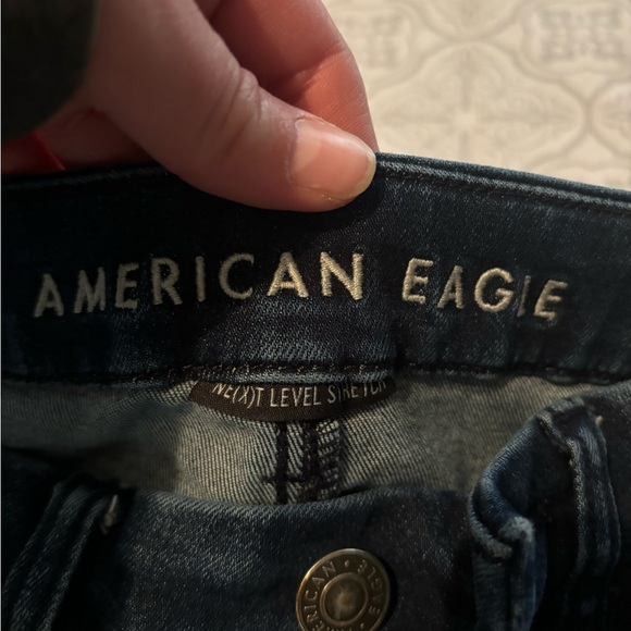 AE Distressed Curvy High Rise Jeggings Size 6 - Picture 2 of 8